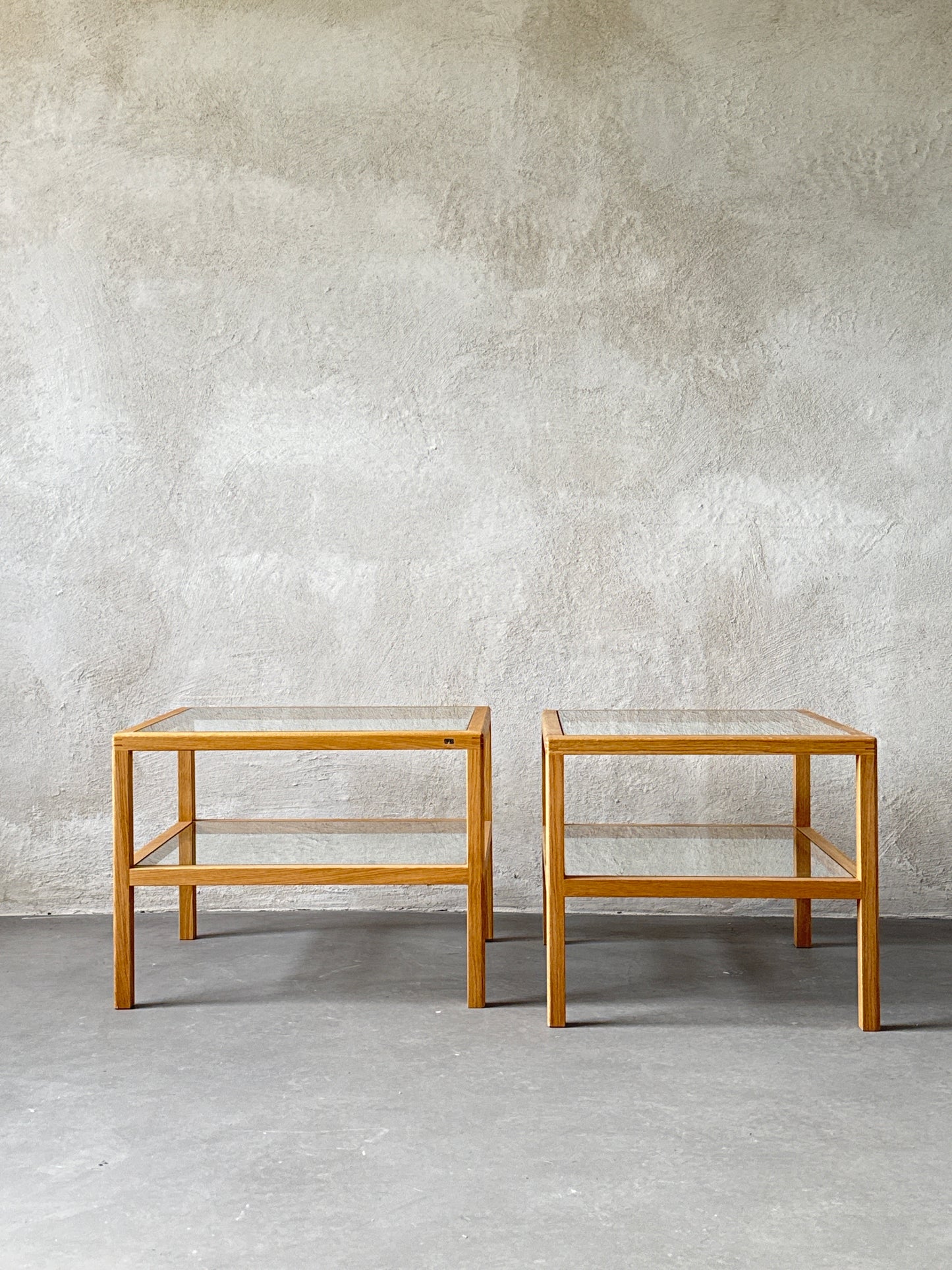 Glasbord prototypserie / mindre bordet