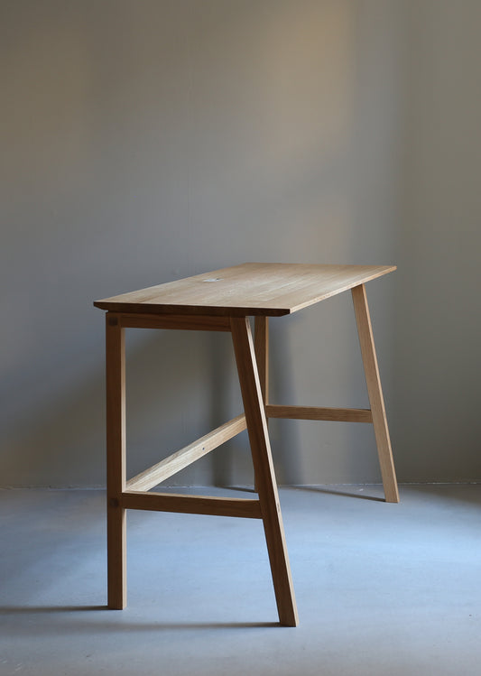 Brissund skrivbord oljad ek
